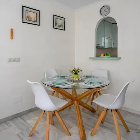 Cozy Seaview Getaway