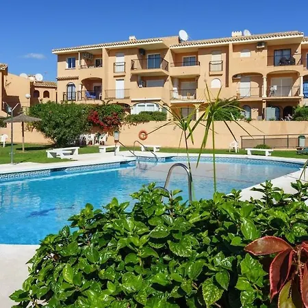 Cozy Seaview Getaway