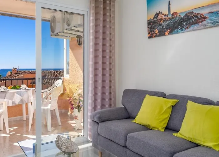 Cozy Seaview Getaway * Fuengirola