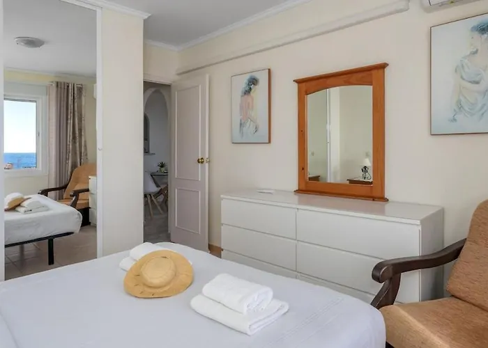 Apartment Cozy Seaview Getaway