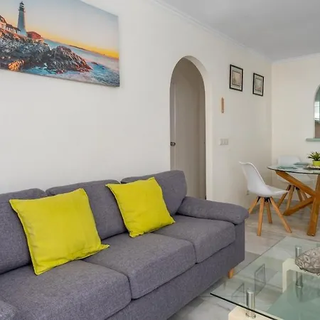 Cozy Seaview Getaway